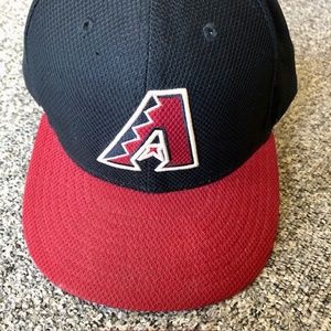New Era Arizona Diamondbacks Red and black fitted Hat size 7 3/8 58.7CM